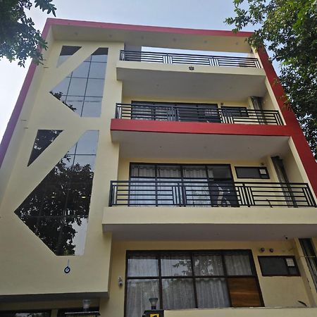 Ashirwaad 249 Panzió Greater Noida Kültér fotó