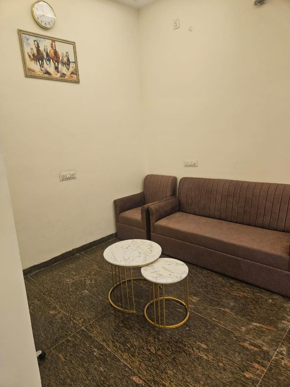 Ashirwaad 249 Panzió Greater Noida Kültér fotó