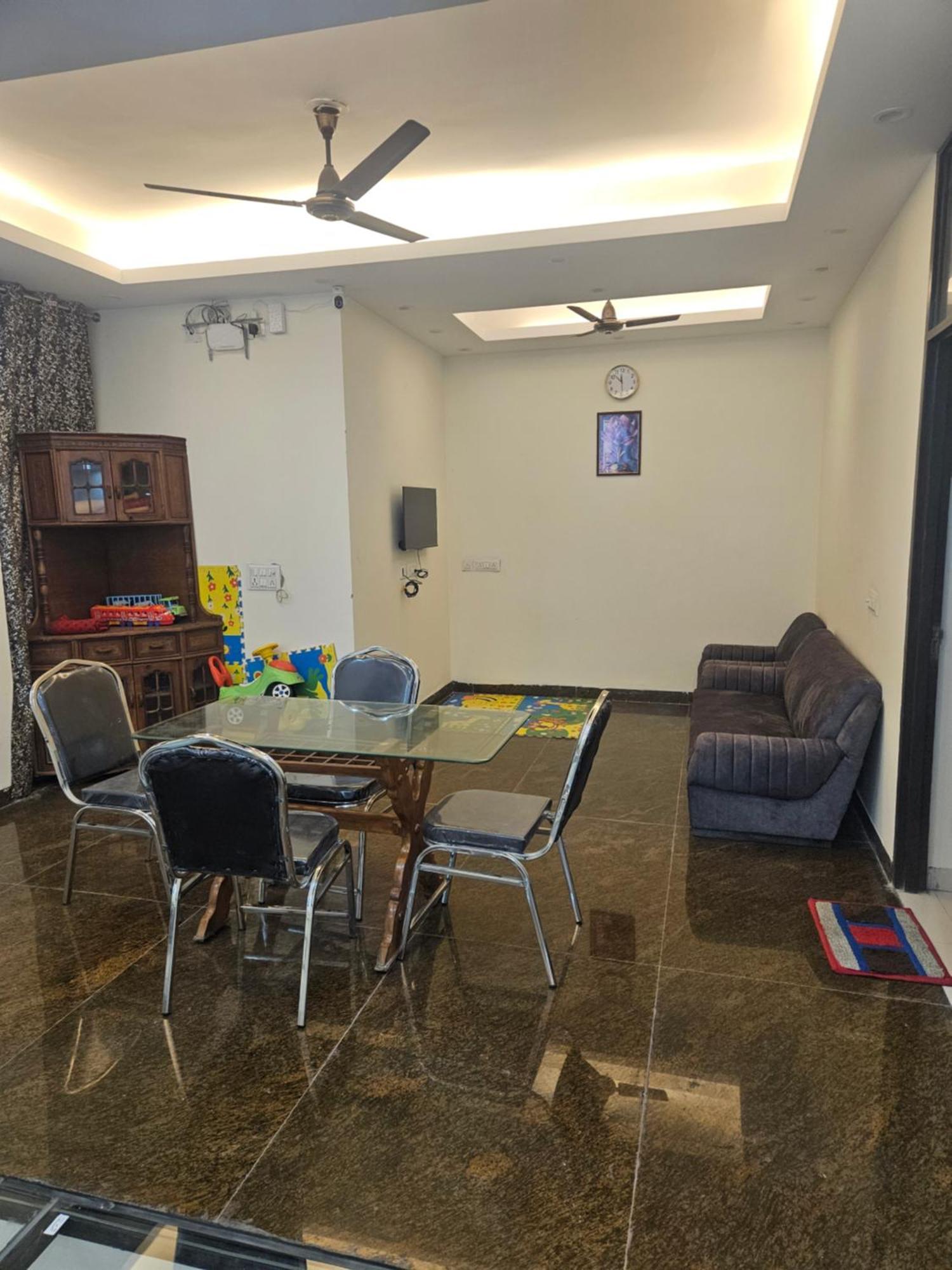 Ashirwaad 249 Panzió Greater Noida Kültér fotó