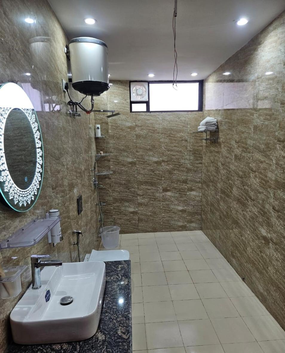 Ashirwaad 249 Panzió Greater Noida Kültér fotó